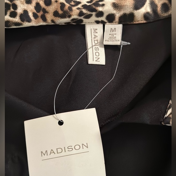 Madison Women's Button Down Blouse Black w/ Animal Print Accents NWT Size Medium - Picture 3 of 6